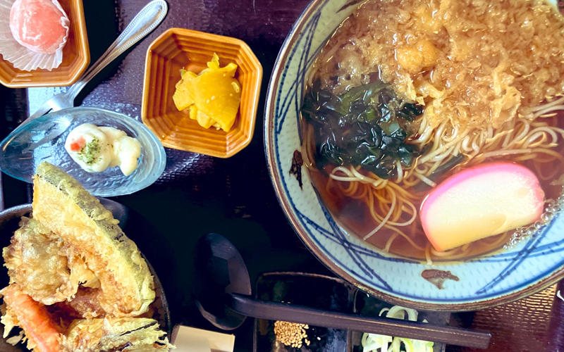 近所の蕎麦屋さんに行きました。